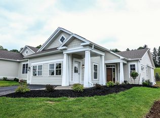 5 Skylight Trl, Pittsford, NY 14534