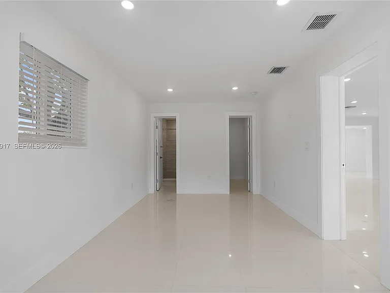 10501 SW 53rd St — Photo 33