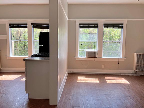 5th image of 2617 Jeffries Ave APT 4