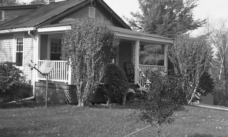 2nd image of 1217 Middle Pownal Rd