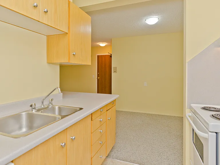 7301 4a St SW — Photo 10