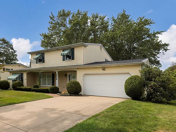 2nd image of 2056 Devon Ln