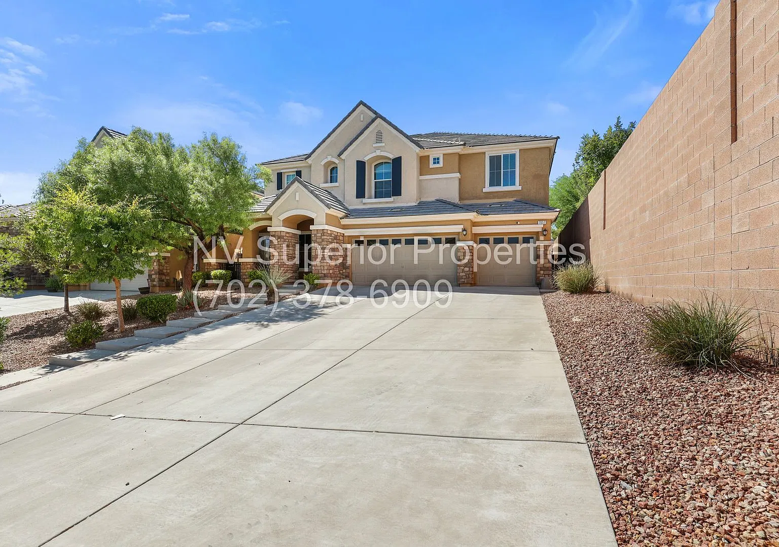 NW!! Gated!! Solar Panels!! Pool!! SPA Water Slide!! Cabana Balcony!! Water conditioner — Photo 2