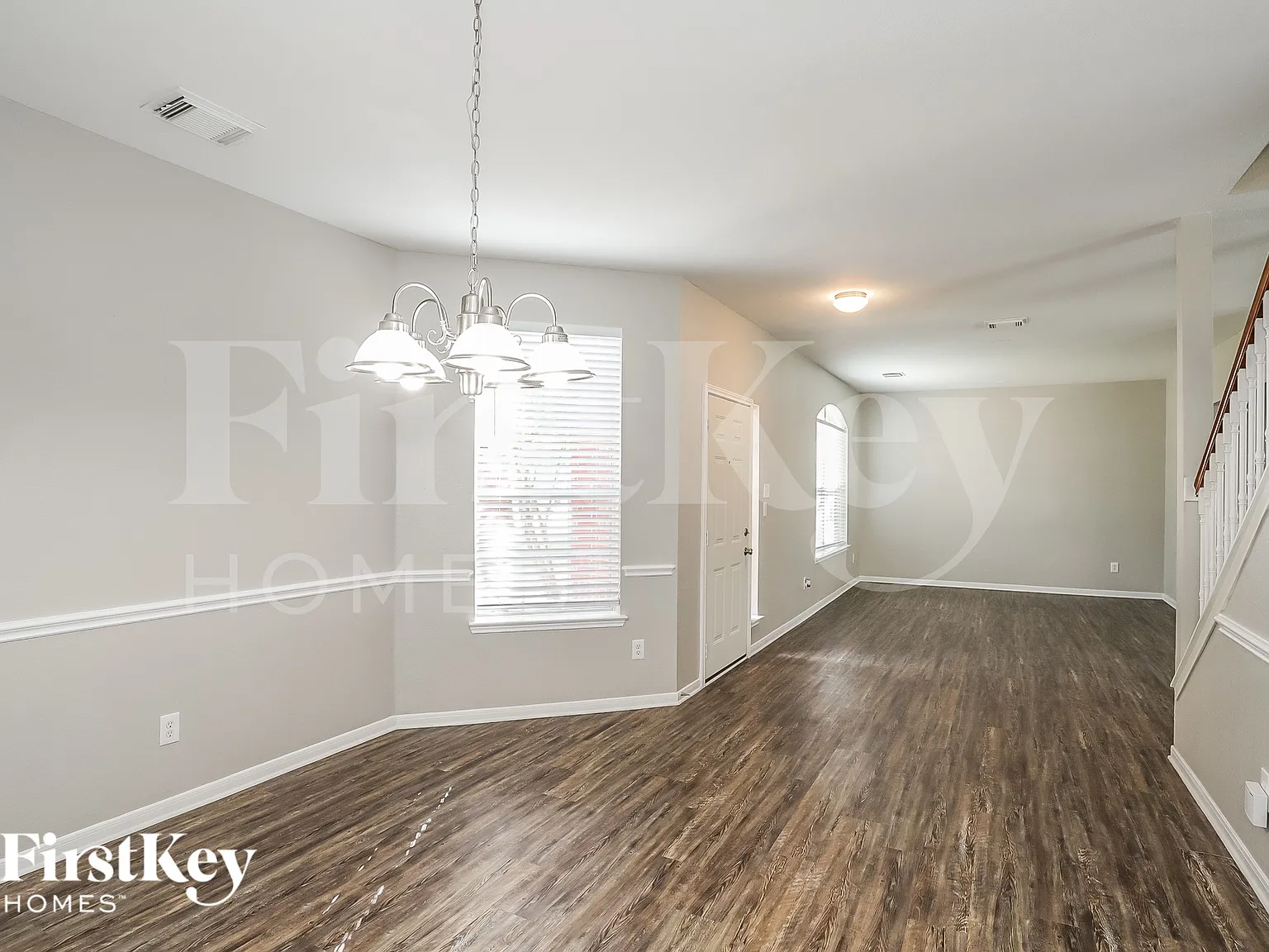 4 bed, 2.5 bath, 3063 sqft, $2,090 — Photo 4