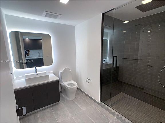 5th image of 227 NE 2nd St #3008