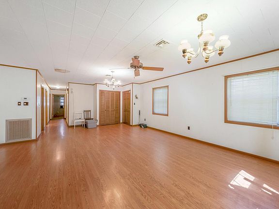5th image of 2040 E Main St