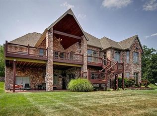 6076 S Danforth Ave, Springfield, MO 65804