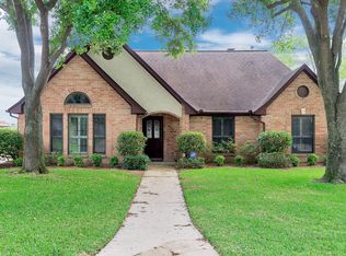 15722 Sweetwater Creek Dr, Houston, TX 77095