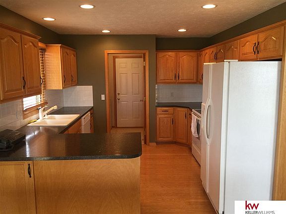 5th image of 5705 N 167th Cir