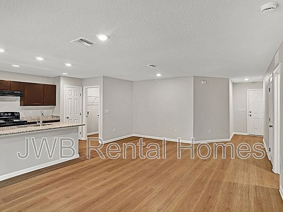 4th image of 939 W 24th St