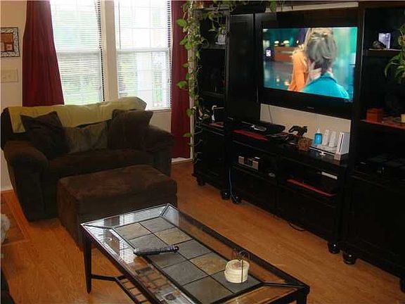 4th image of 3419 Whispering Hills Pl