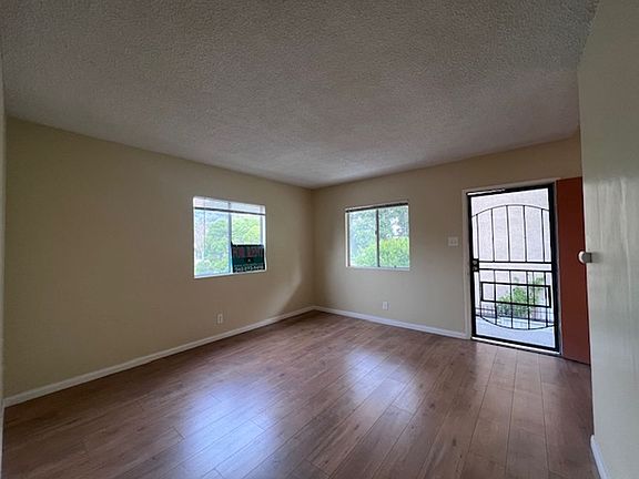 5th image of 430 Golden Ave #Golden430-d