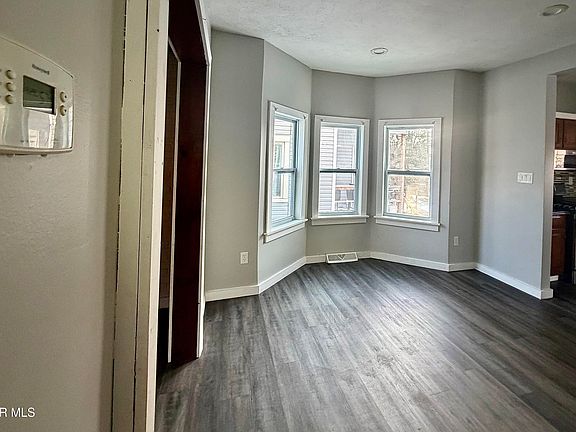 5th image of 524 E Atlantic Ave