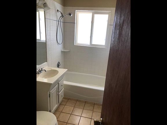 4th image of 943 S Quail Way