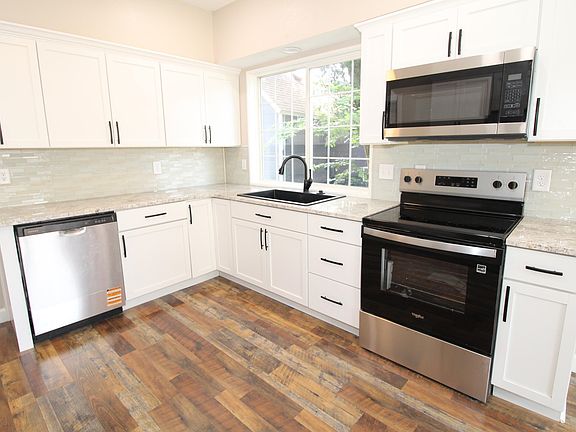 3rd image of 401 S Alleghany St