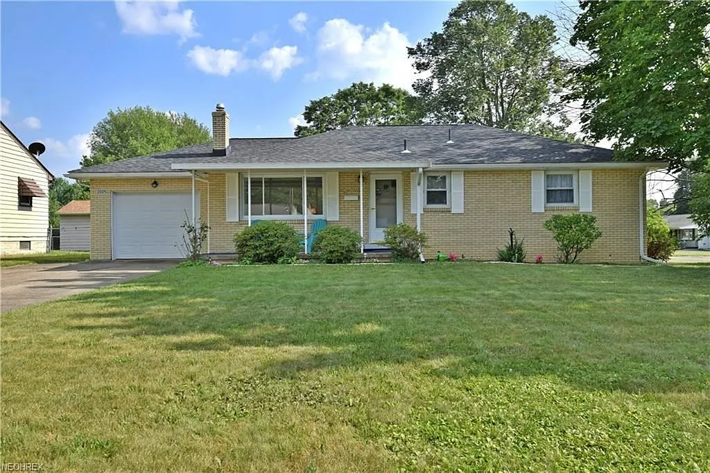 2005 Country Club Ave photo 1