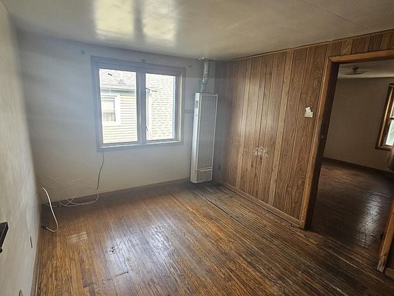 5th image of 1828 North Ave