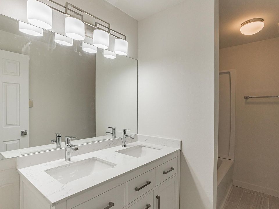 1st image of 7126 49th Dr NE #5