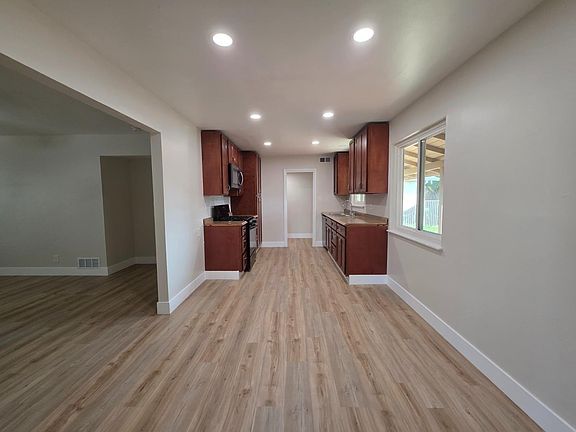 4th image of 10237 Coloma Rd