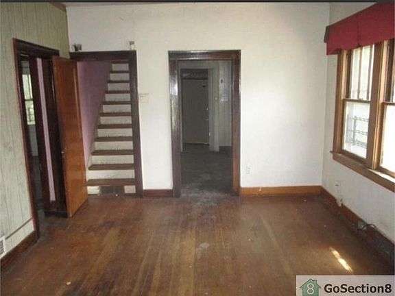 3rd image of 5807 Park Ave