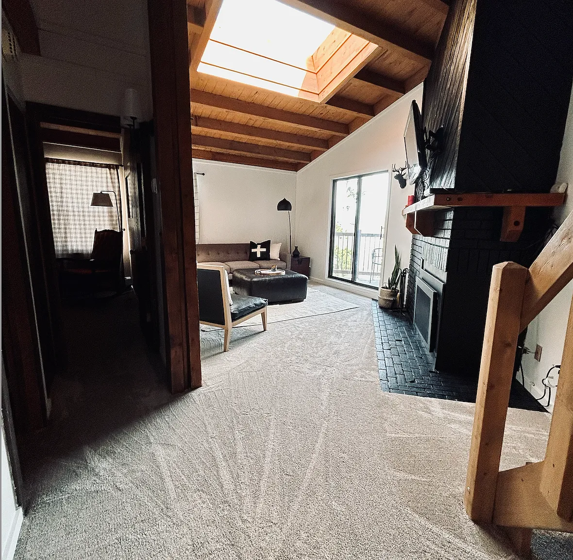 2 bed, 900 sqft, $3,000 — Photo 2