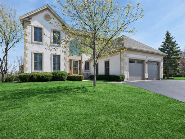 36 Tournament Dr S, Hawthorn Woods, IL 60047