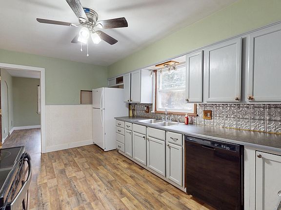 5th image of 36 Oneil Ave