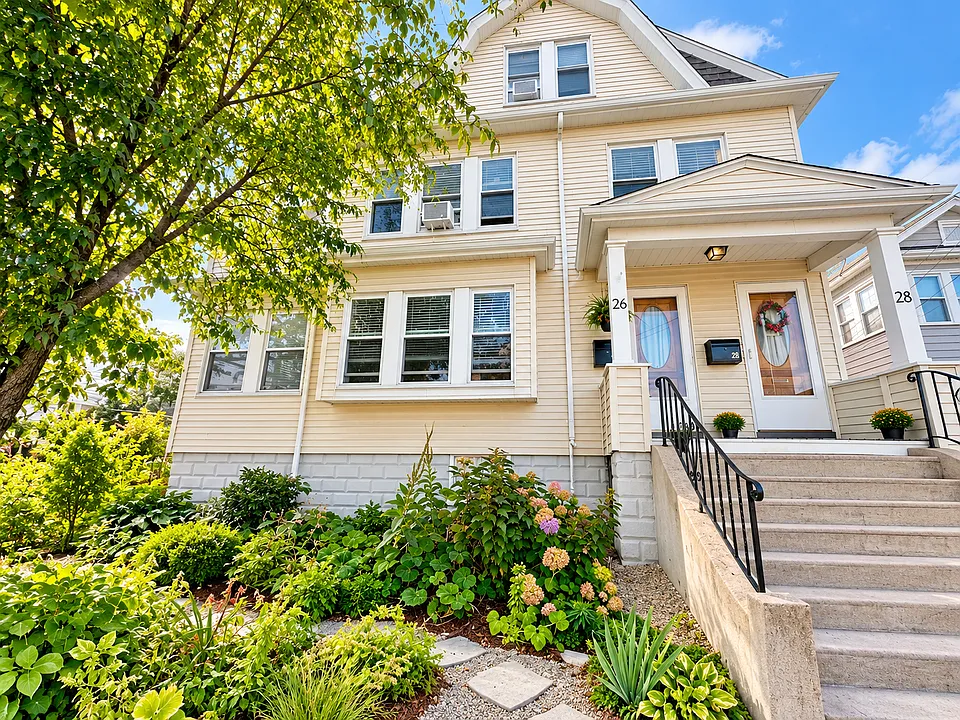 26 Ten Hills Rd #26