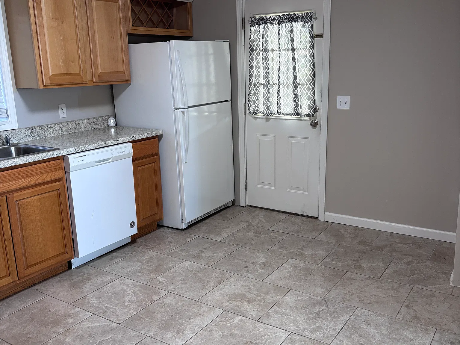 3 bed, 1250 sqft, $1,575 — Photo 4