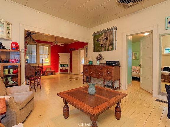 3rd image of 915 Long Bar Rd