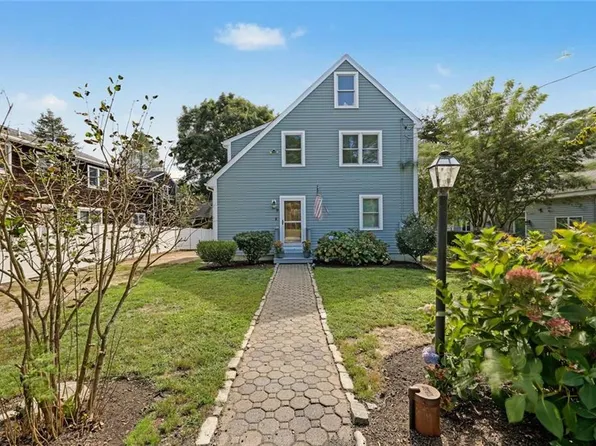 9 Cutter St, Jamestown, RI 02835