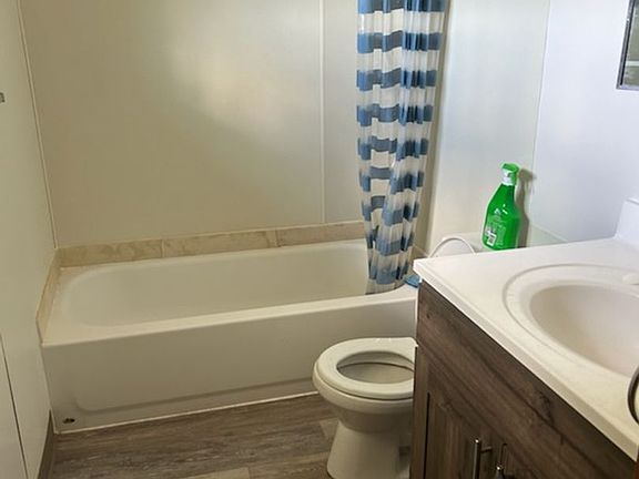 5th image of 253 Hillside Cir #3