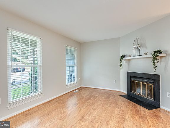 5th image of 5833 Waterdale Ct