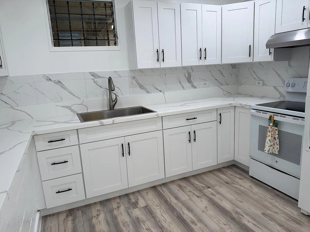 1912 Skyline Dr — Photo 2