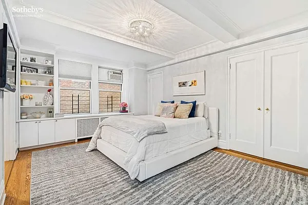 Sold by Sotheby's International Realty | media 4