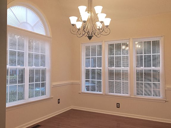 Dining with Vaulted Ceilings