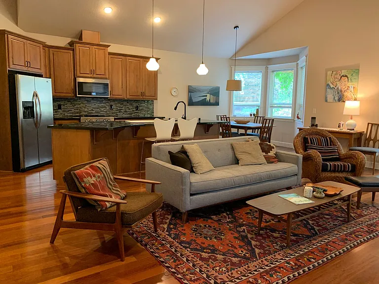 847 W S St — Photo 11
