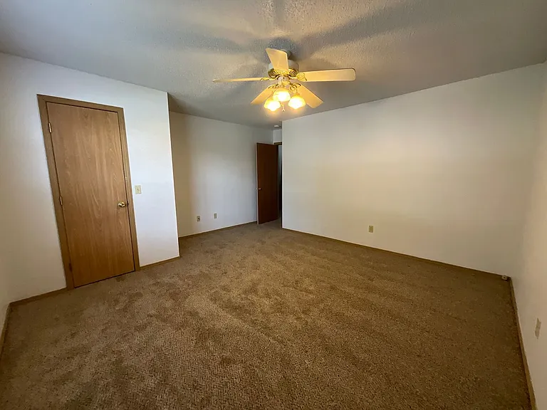 1511 N Bernice Dr — Photo 3