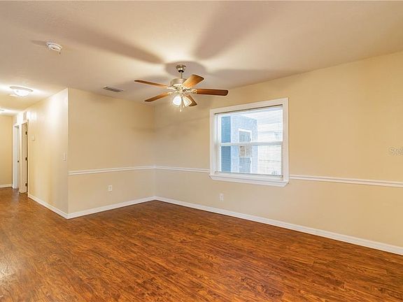 2nd image of 1813 E Knollwood St
