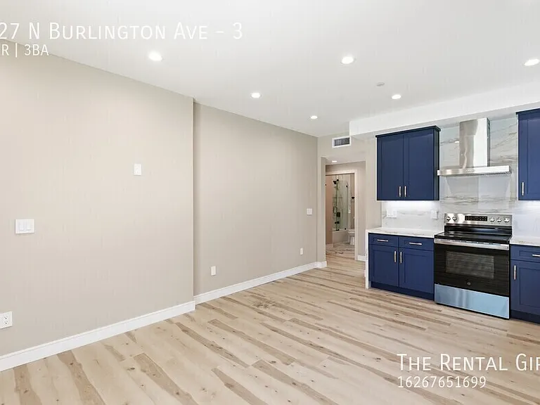 227 N Burlington Ave #3 — Photo 4