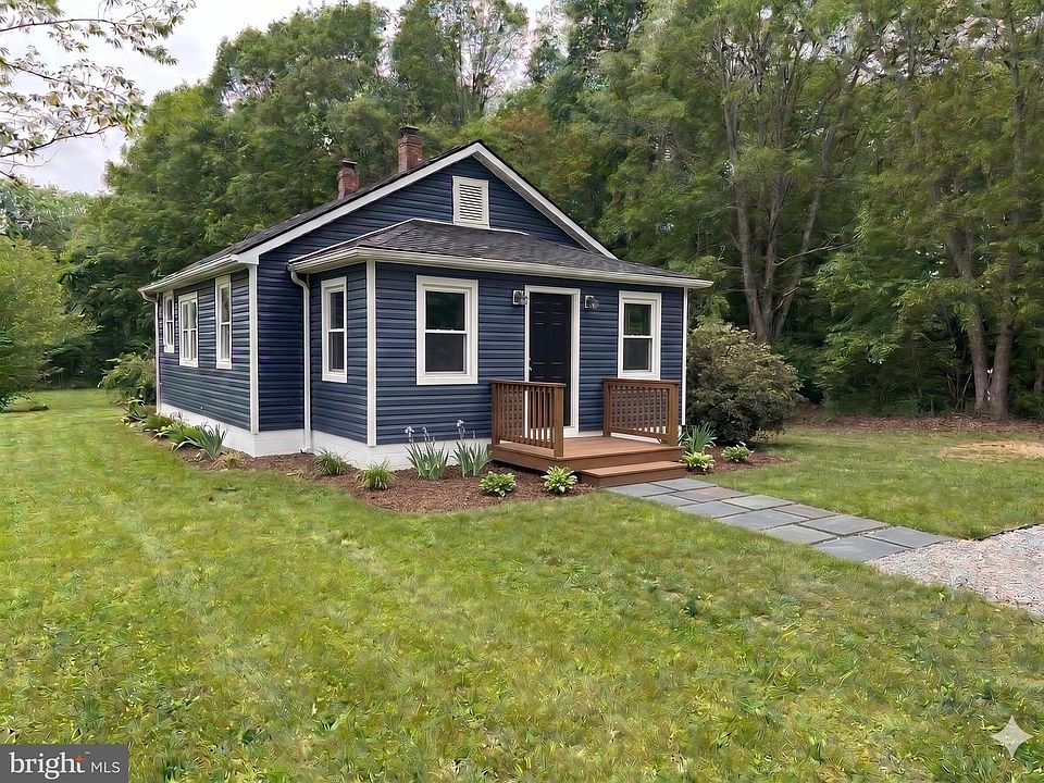 1st image of 3824 Lee Hill School Dr