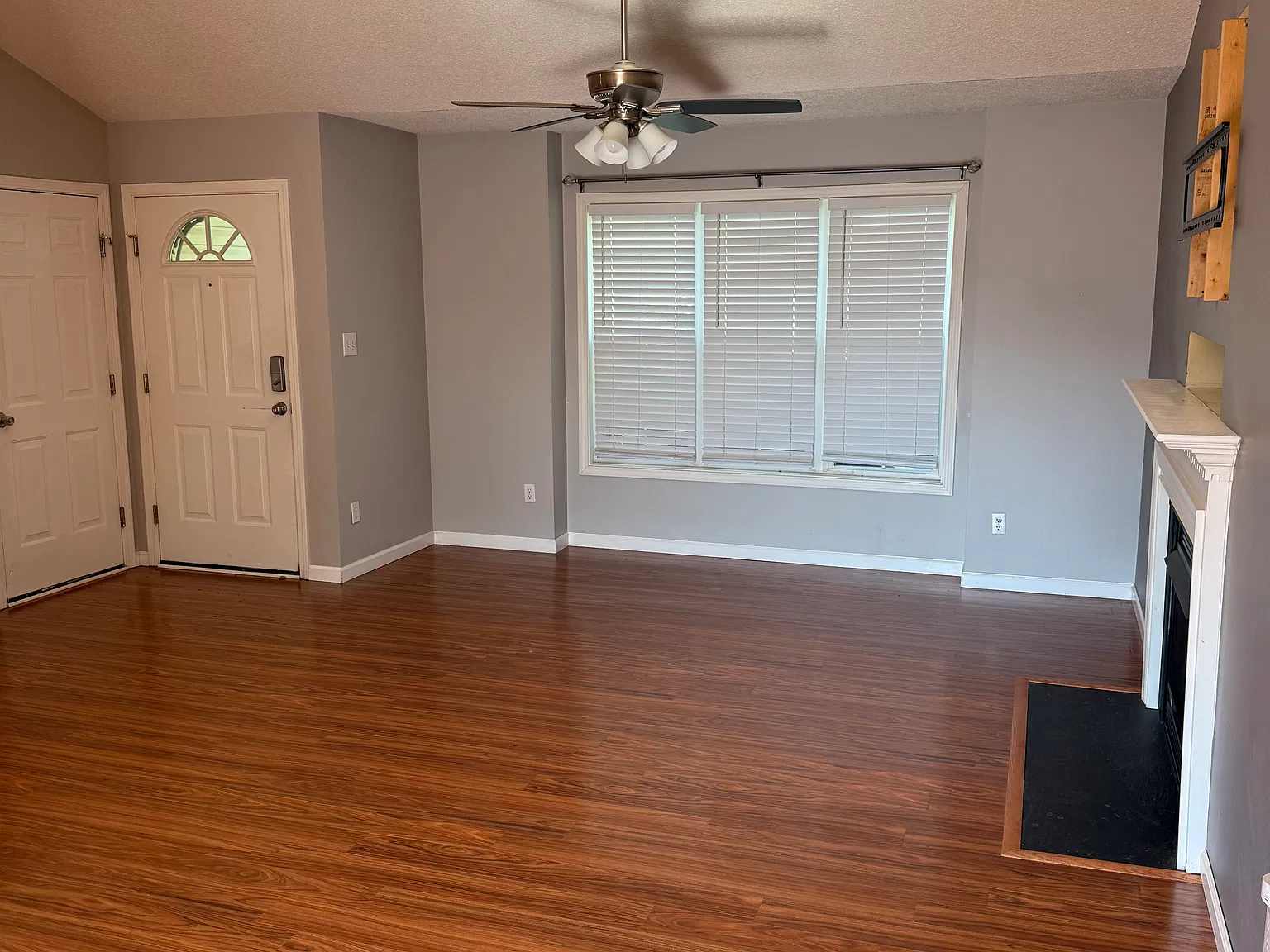 3 bed, 1234 sqft, $2,100 — Photo 3