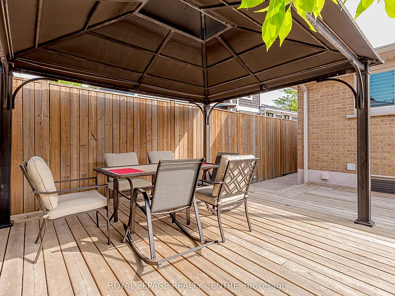 326 Slade Cres #LOWER — Photo 34