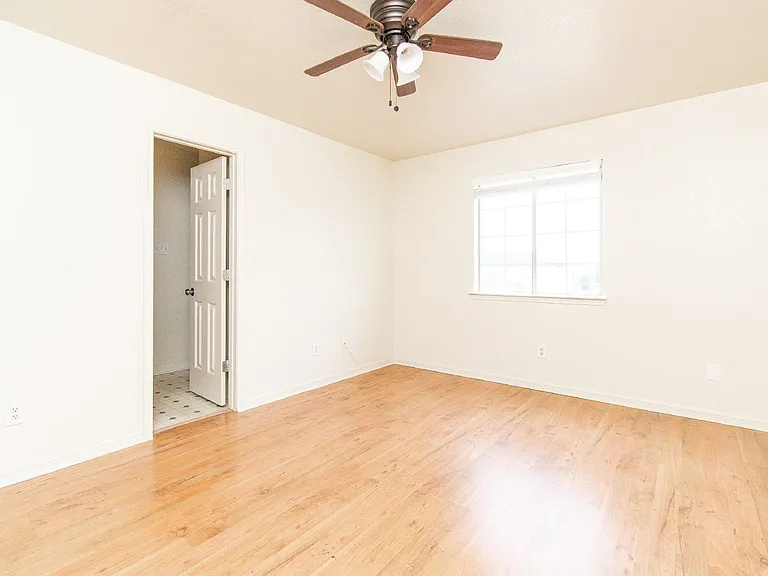 405 Deloris Dr — Photo 13