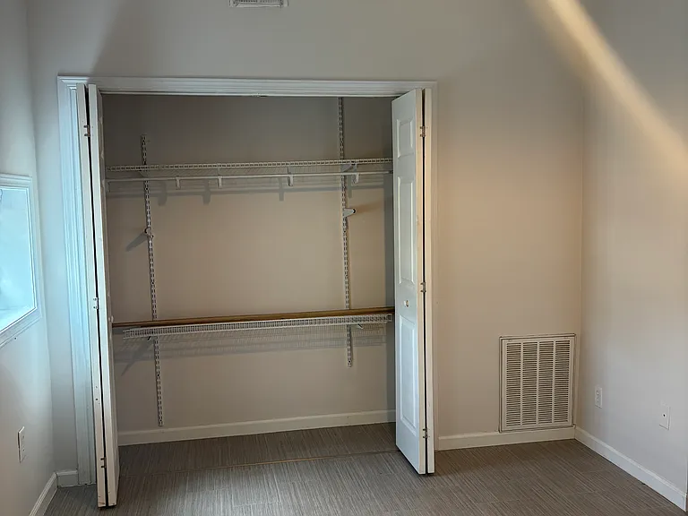 5531 Southwest Ave #C — Photo 11