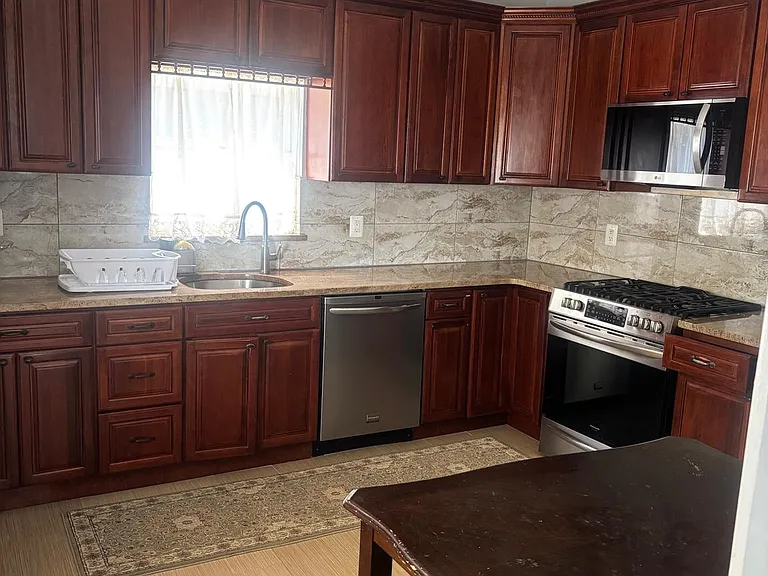 3509 Mercer St — Photo 7