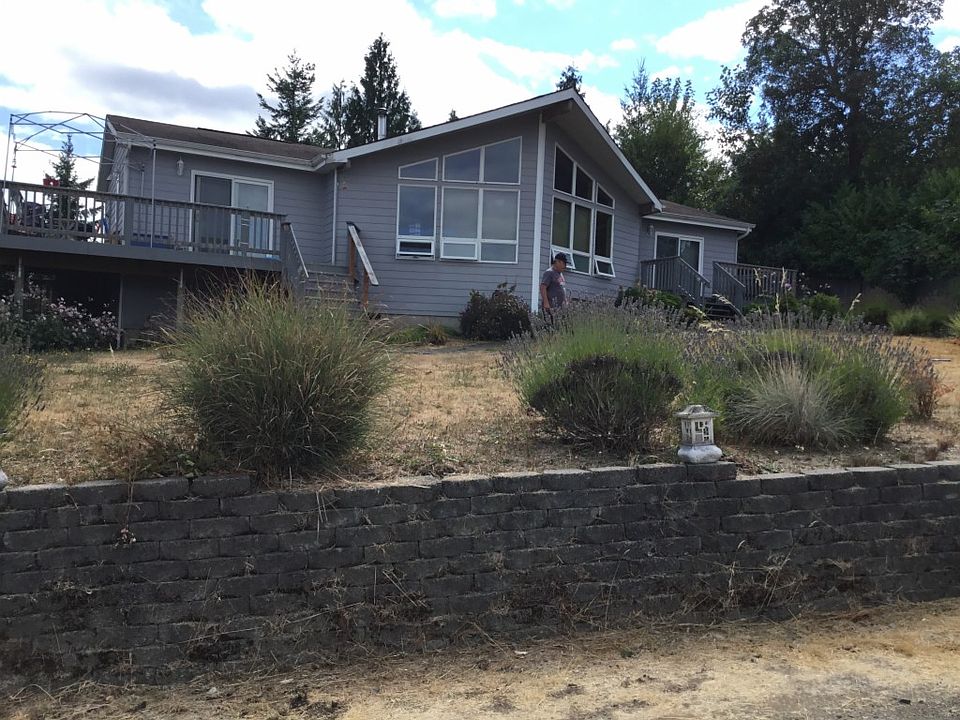 1st image of 143 E Spruce St