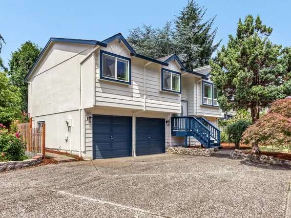 14539 SE Center St, Portland, OR 97236