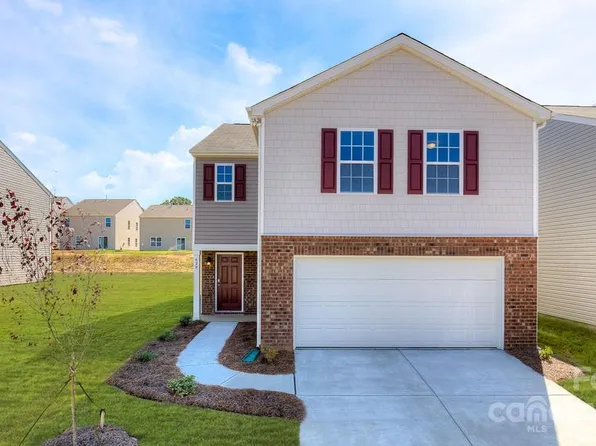 1016 Black Diamond Ln, Dallas, NC 28034