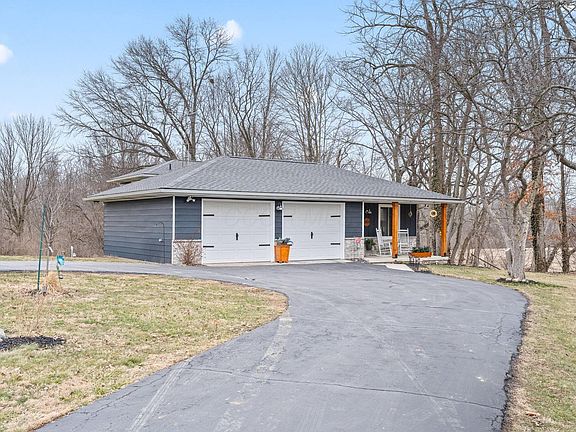 5th image of 3964 Whetstone River Rd S